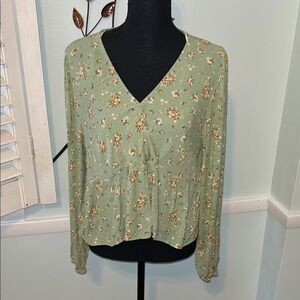 Sadie & Sage Floral Sage Green Blouse